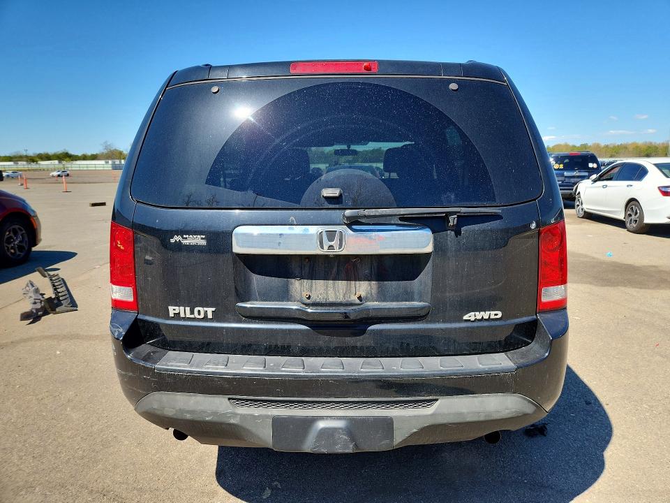 51836226 :رقم المزاد ، 5FNYF4H2XFB038666 vin ، 2015 Honda Pilot مزاد بيع