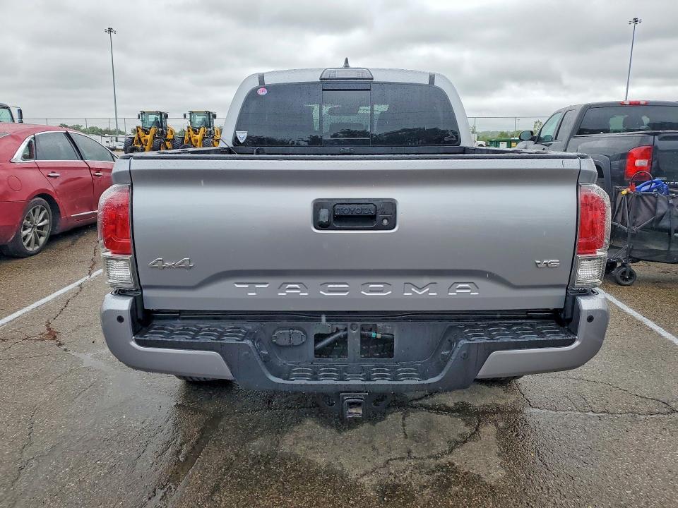 54498786 :رقم المزاد ، 3TMGZ5AN3JM168564 vin ، 2018 Toyota Tacoma مزاد بيع