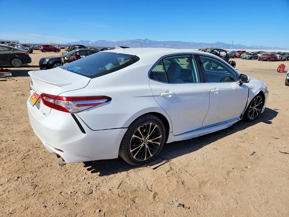 53621246 :رقم المزاد ، 4T1G11AK7LU872069 vin ، 2020 Toyota Camry مزاد بيع