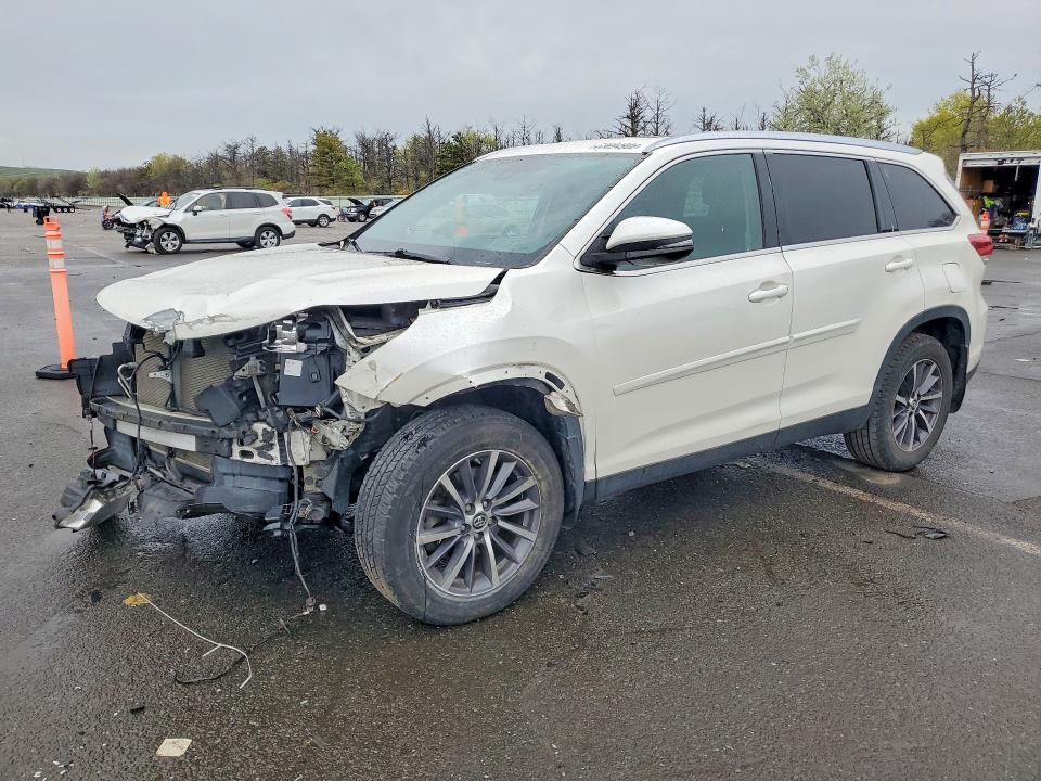 Продаж на аукціоні авто 2019 Toyota Highlander, vin: 5TDJZRFH0KS601050, номер лоту: 53694906