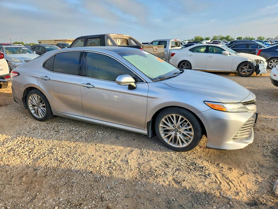 Продажа на аукционе авто 2018 Toyota Camry, vin: 4T1B11HK5JU042218, номер лота: 55377946