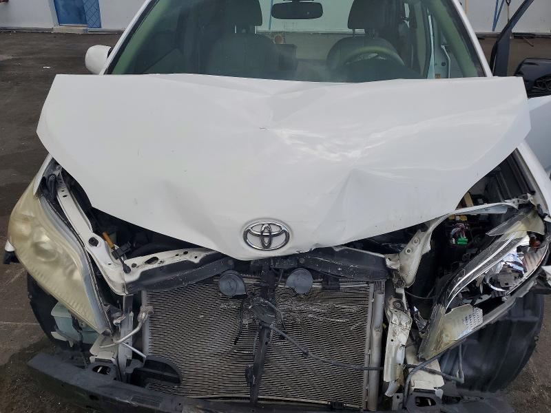 2014 Toyota Sienna მანქანა იყიდება აუქციონზე, vin: 5TDYK3DC0ES445992, აუქციონის ნომერი: 54155996