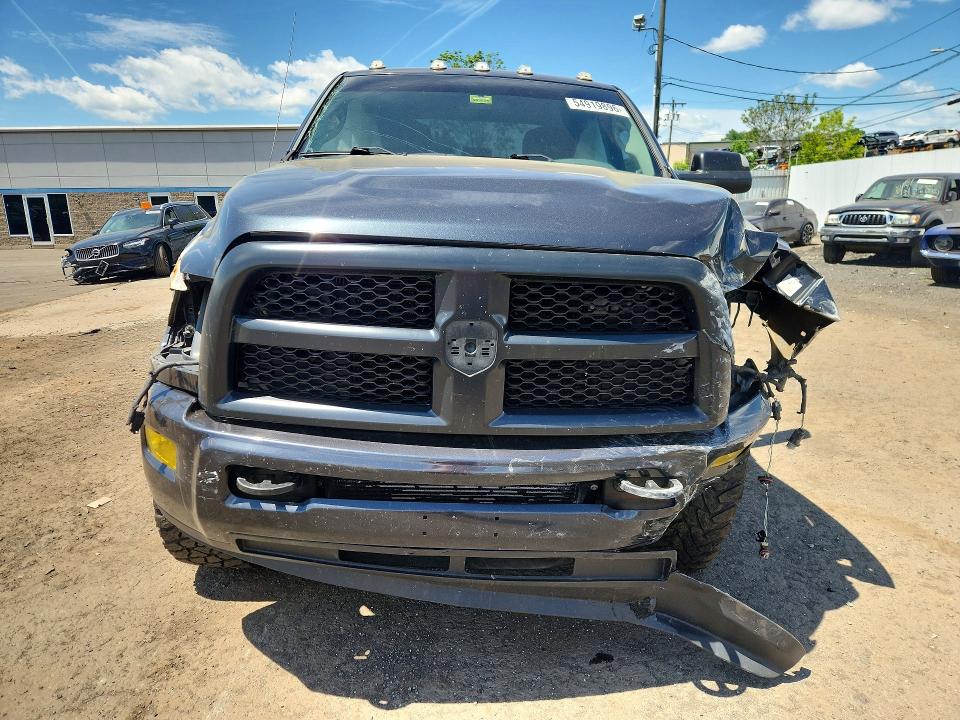 54919896 :رقم المزاد ، 3C6UR5CL0JG107239 vin ، 2018 Ram 2500 مزاد بيع