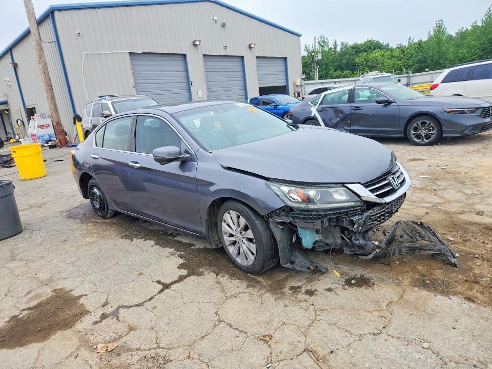 52301506 :رقم المزاد ، 1HGCR2F82FA191968 vin ، 2015 Honda Accord مزاد بيع