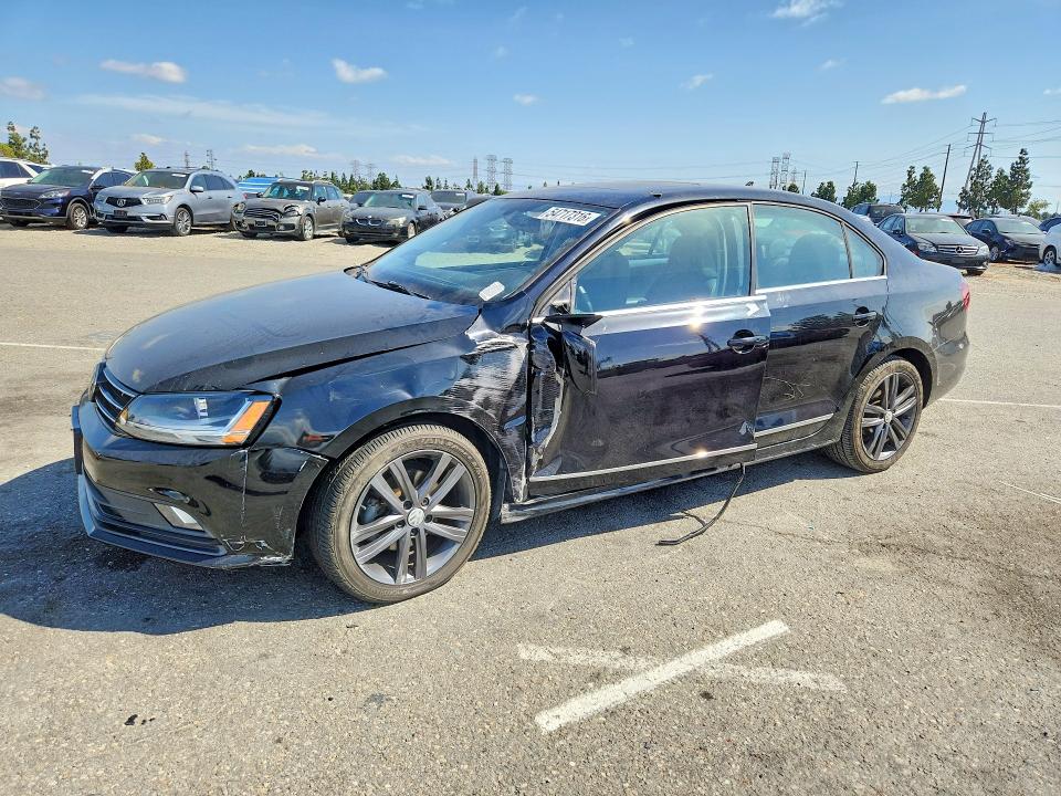 54717316 :رقم المزاد ، 3VWL17AJ1JM226067 vin ، 2018 Volkswagen Jetta مزاد بيع