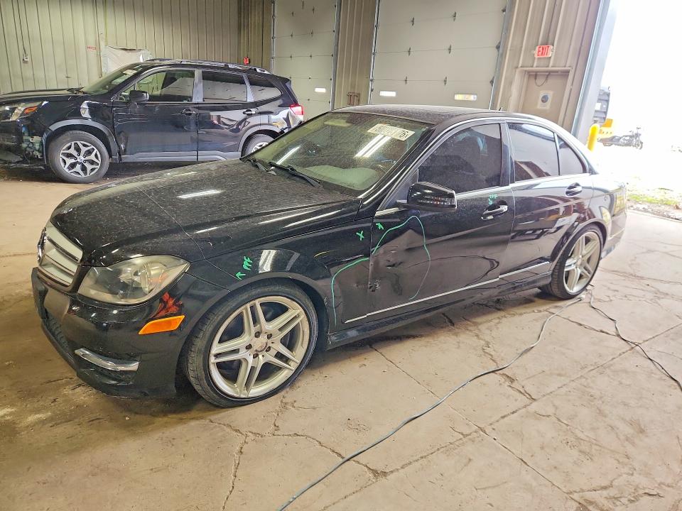 Продажа на аукционе авто 2013 Mercedes-benz C, vin: WDDGF8AB2DR263772, номер лота: 52028176