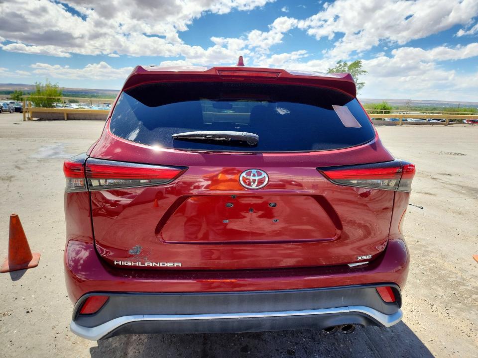 2021 Toyota Highlander მანქანა იყიდება აუქციონზე, vin: 5TDLZRAH2MS049795, აუქციონის ნომერი: 55360126