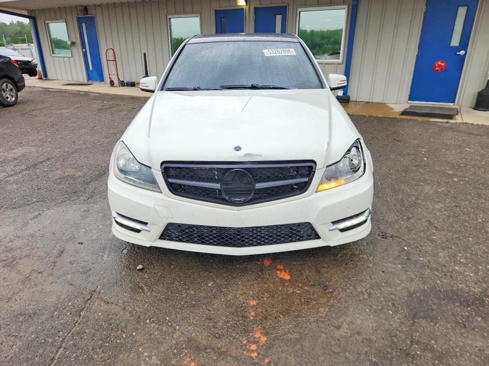 2012 Mercedes-benz C მანქანა იყიდება აუქციონზე, vin: WDDGF4HB0CR218066, აუქციონის ნომერი: 53202896