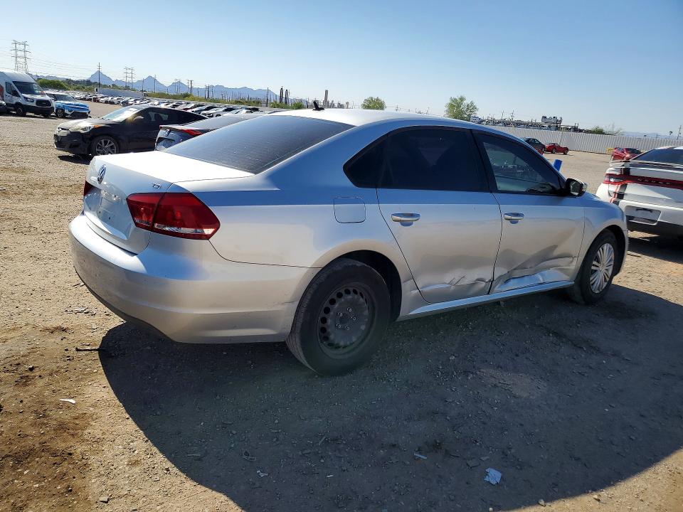 52765176 :رقم المزاد ، 1VWAT7A34FC010404 vin ، 2015 Volkswagen Passat مزاد بيع