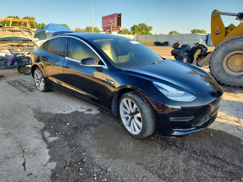 Продажа на аукционе авто 2019 Tesla Model 3, vin: 5YJ3E1EB3KF213950, номер лота: 51997466