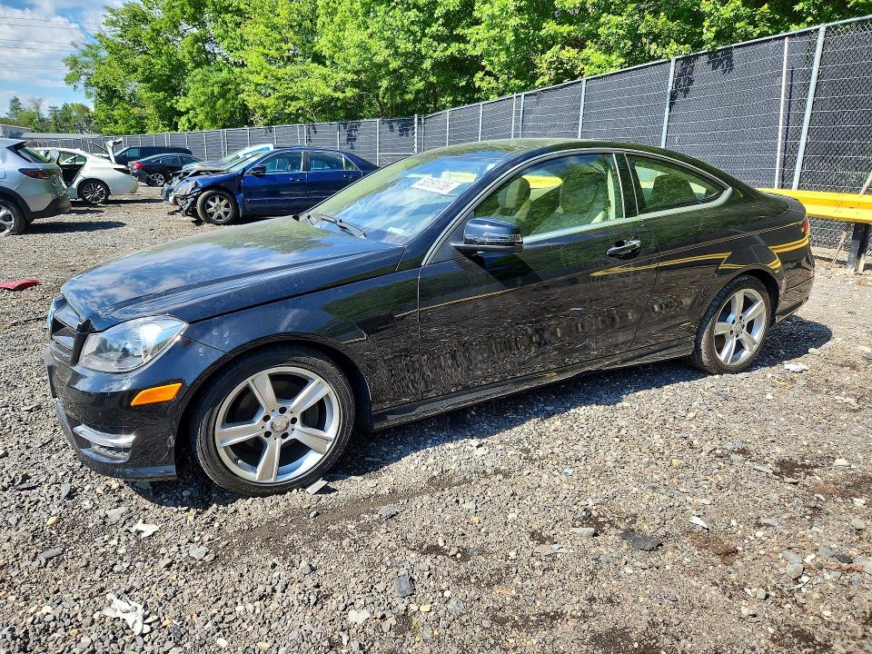 2014 Mercedes-benz C მანქანა იყიდება აუქციონზე, vin: WDDGJ4HB2EG161527, აუქციონის ნომერი: 53191736