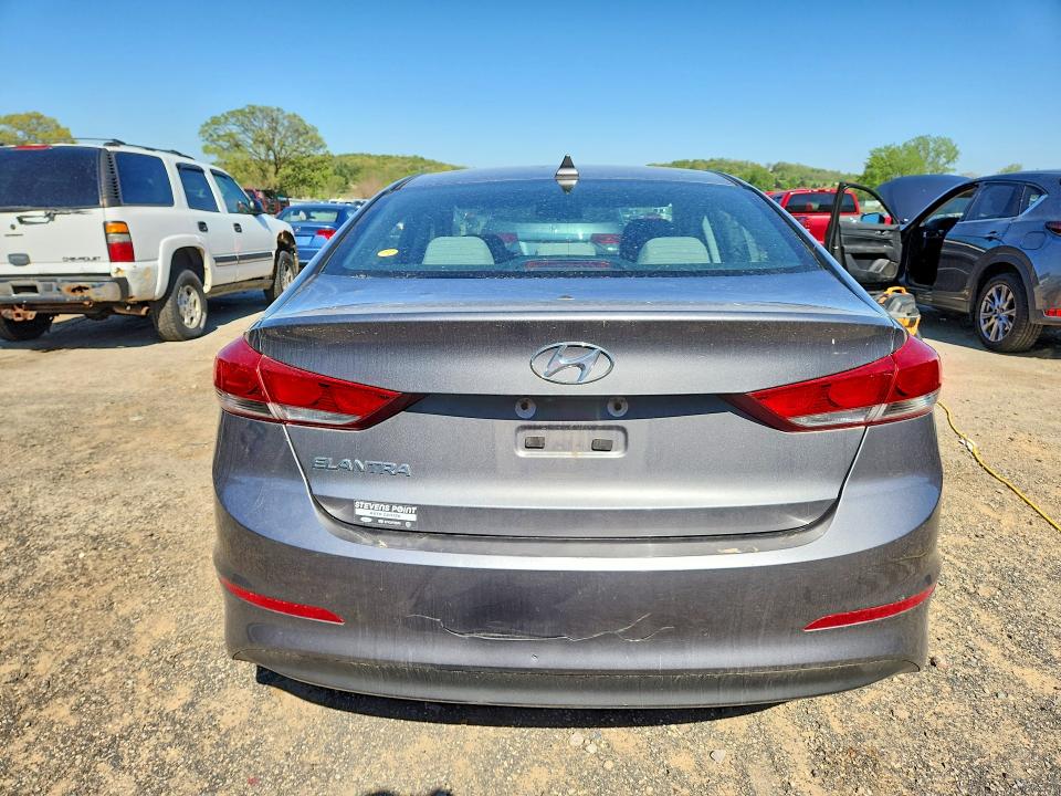 53876626 :رقم المزاد ، 5NPD84LF2JH326808 vin ، 2018 Hyundai Elantra مزاد بيع