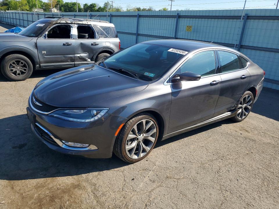 52203456 :رقم المزاد ، 1C3CCCCG3FN567639 vin ، 2015 Chrysler 200 مزاد بيع