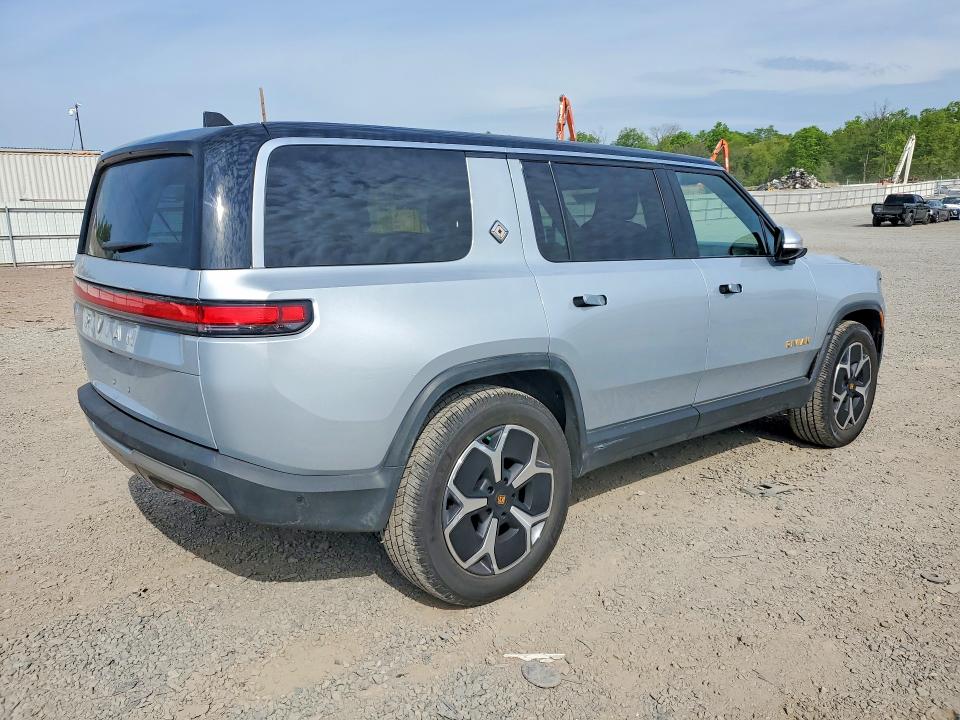 52098546 :رقم المزاد ، 7PDSGABA3RN034071 vin ، 2024 Rivian R1s مزاد بيع