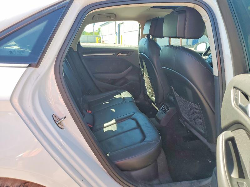 54138096 :رقم المزاد ، WAUBFGFF8F1045957 vin ، 2015 Audi A3 مزاد بيع