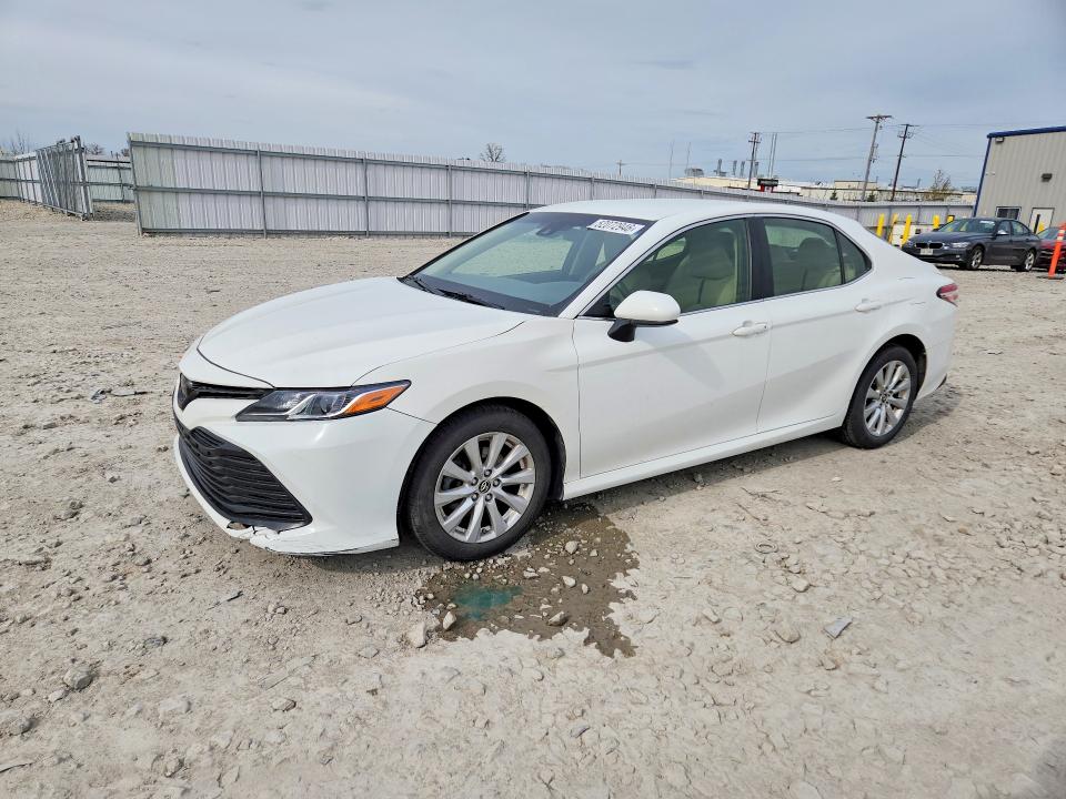 52072946 :رقم المزاد ، JTNB11HK4J3002900 vin ، 2018 Toyota Camry مزاد بيع