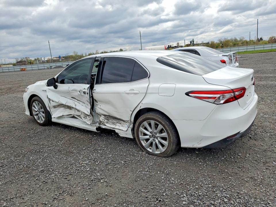 53547016 :رقم المزاد ، 4T1B31HK2JU508116 vin ، 2018 Toyota Camry Le Hybrid 4dr مزاد بيع