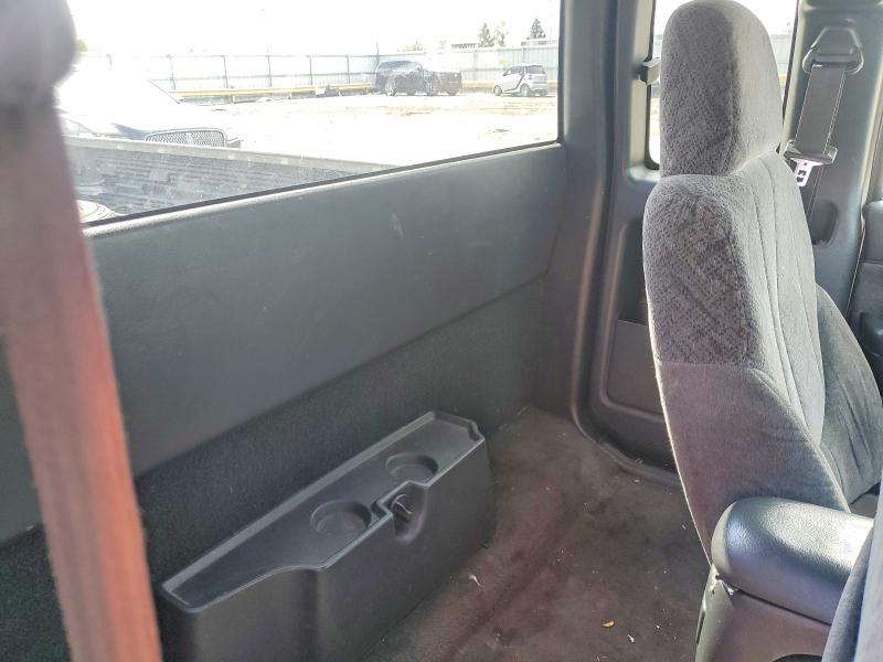 53257626 :رقم المزاد ، 1GTCS19W128215427 vin ، 2002 Gmc Sonoma مزاد بيع