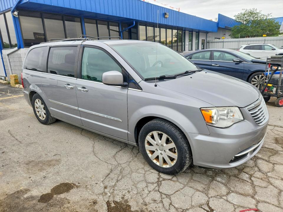 54105566 :رقم المزاد ، 2C4RC1BG2FR582910 vin ، 2015 Chrysler Town & Country مزاد بيع