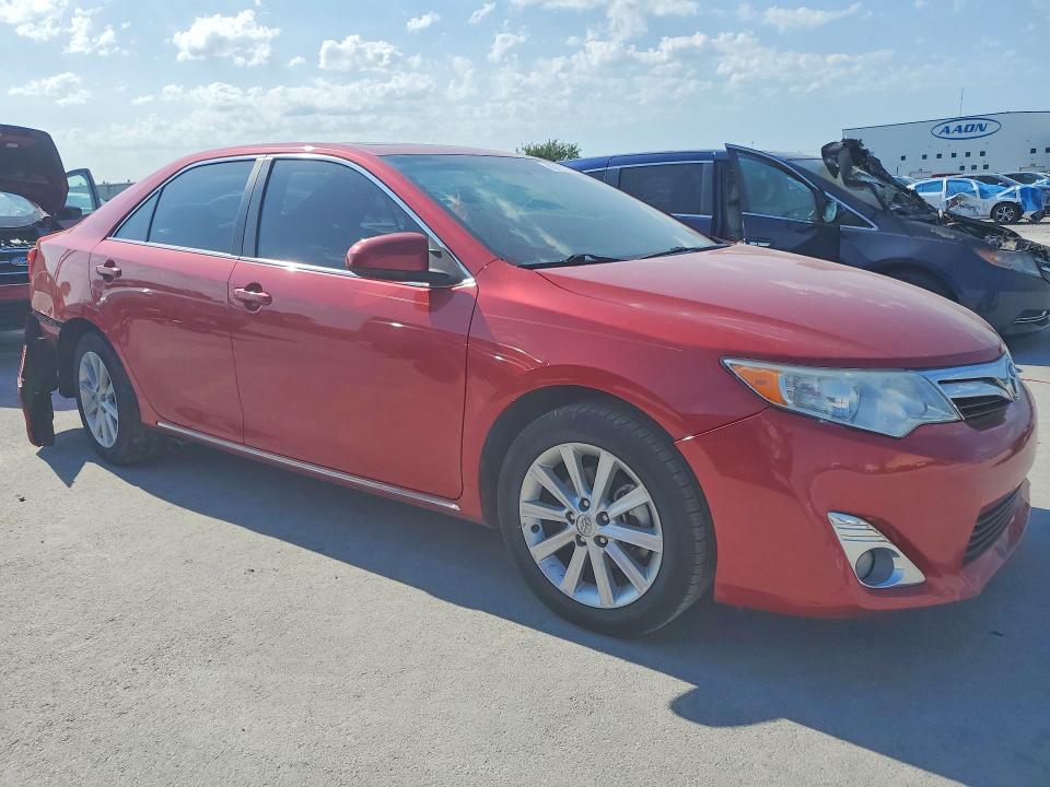 53402336 :رقم المزاد ، 4T4BF1FK8ER428065 vin ، 2014 Toyota Camry مزاد بيع