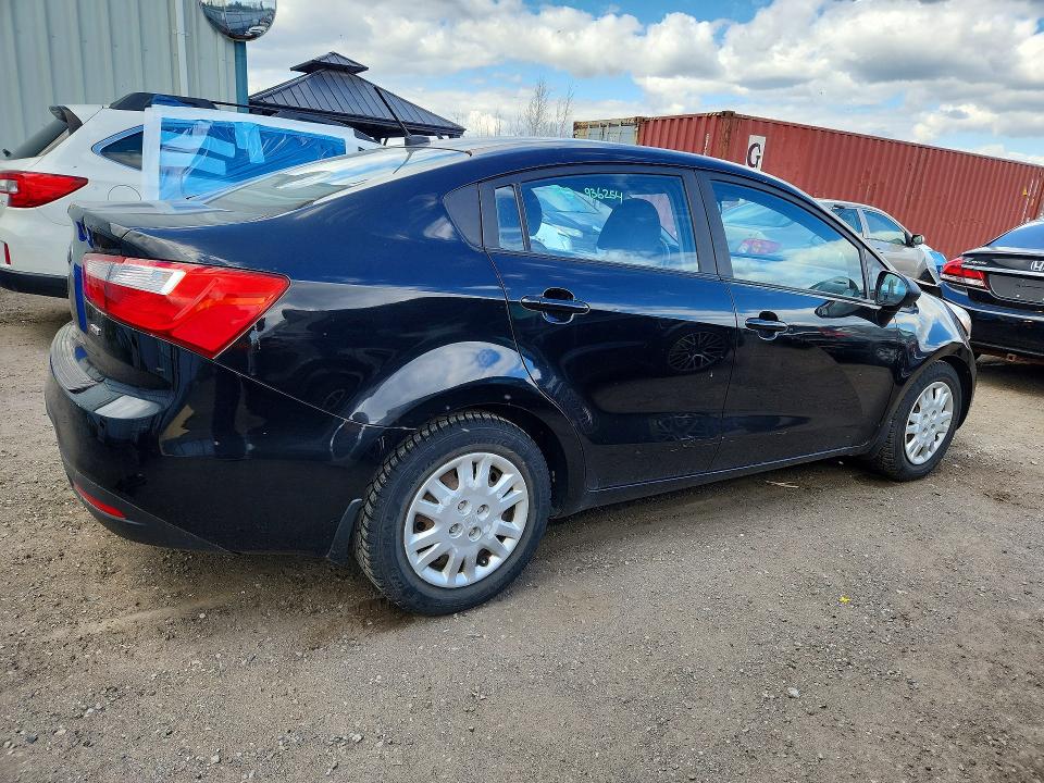 52889886 :رقم المزاد ، KNADM4A32F6455800 vin ، 2015 Kia Rio مزاد بيع