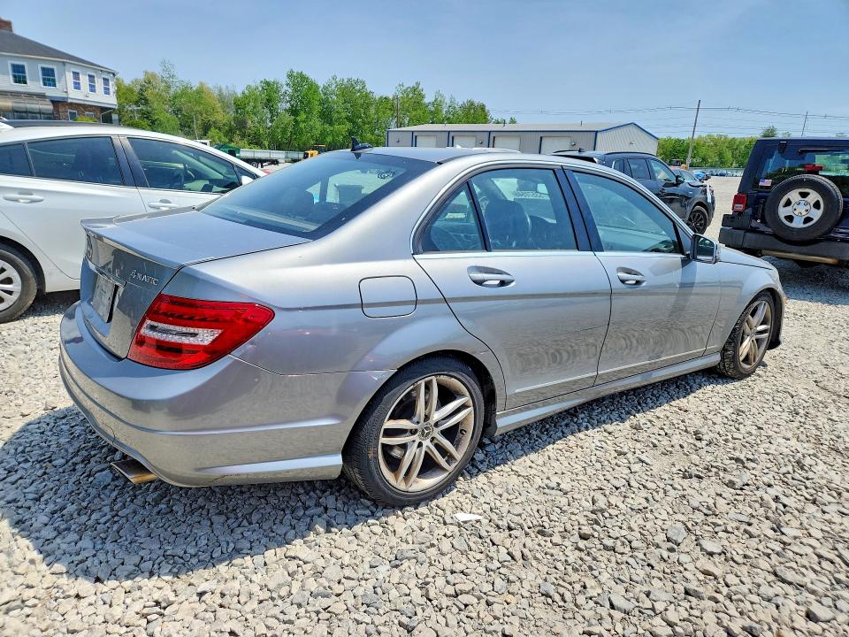 2012 Mercedes-benz C მანქანა იყიდება აუქციონზე, vin: WDDGF8BB8CR206893, აუქციონის ნომერი: 53570546