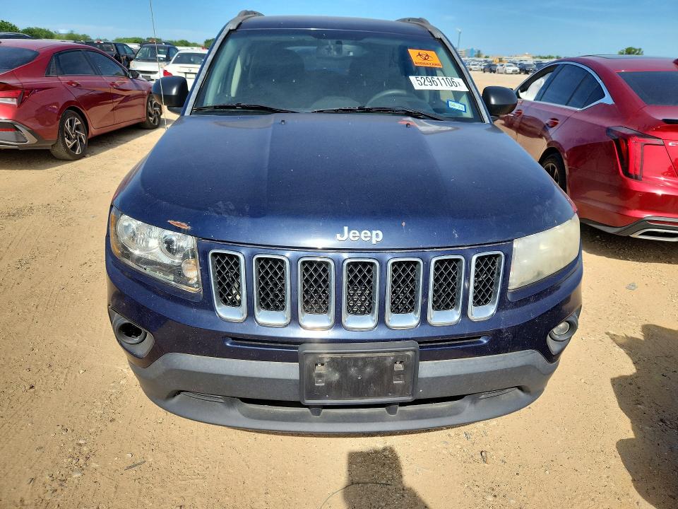 52961106 :رقم المزاد ، 1C4NJCBA9GD568437 vin ، 2016 Jeep Compass مزاد بيع