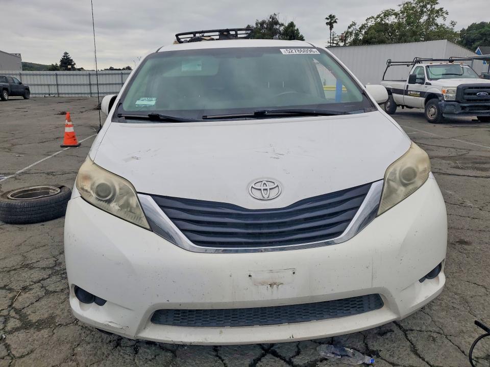 52786096 :رقم المزاد ، 5TDKA3DC2CS015385 vin ، 2012 Toyota Sienna مزاد بيع