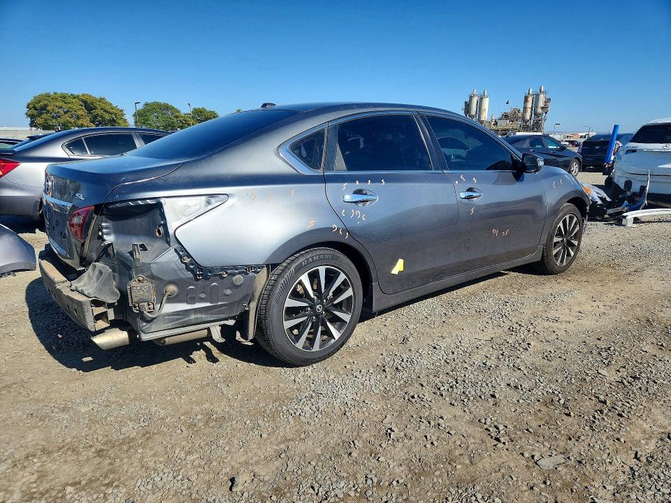 52258286 :رقم المزاد ، 1N4AL3AP1JC240012 vin ، 2018 Nissan Altima مزاد بيع