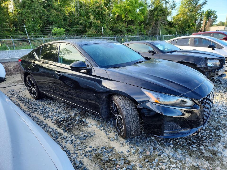 53754076 :رقم المزاد ، 1N4BL4CV5PN387842 vin ، 2023 Nissan Altima مزاد بيع
