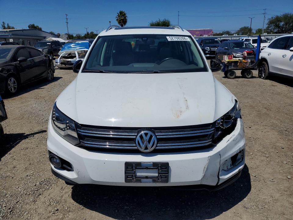 52708286 :رقم المزاد ، WVGTV7AX0HW506645 vin ، 2017 Volkswagen Tiguan مزاد بيع