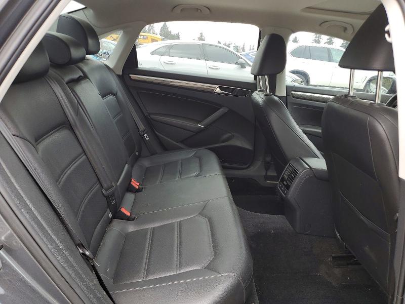 52432246 :رقم المزاد ، 1VWGT7A31HC038433 vin ، 2017 Volkswagen Passat مزاد بيع
