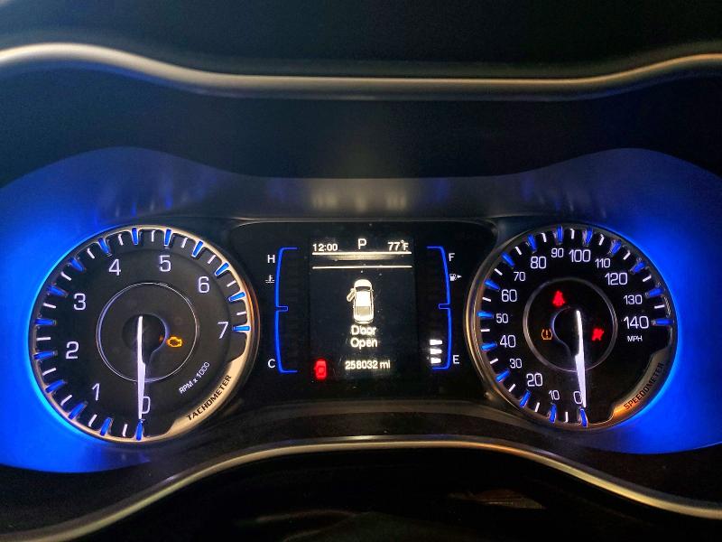 51868296 :رقم المزاد ، 1C3CCCAB9FN580175 vin ، 2015 Chrysler 200 مزاد بيع