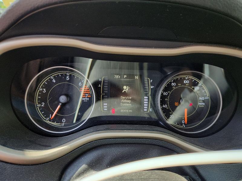 53963456 :رقم المزاد ، 1C4PJMCB2HW571546 vin ، 2017 Jeep Cherokee مزاد بيع