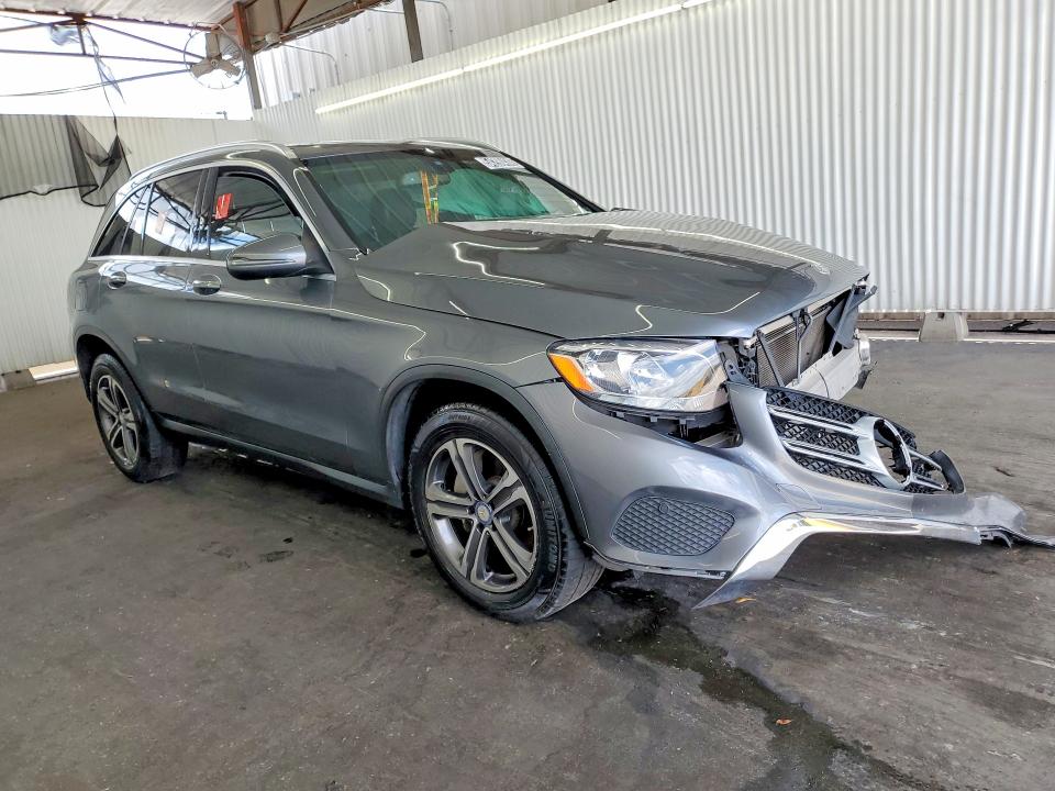 54290436 :رقم المزاد ، WDC0G4KB2HF144413 vin ، 2017 Mercedes-benz Glc مزاد بيع