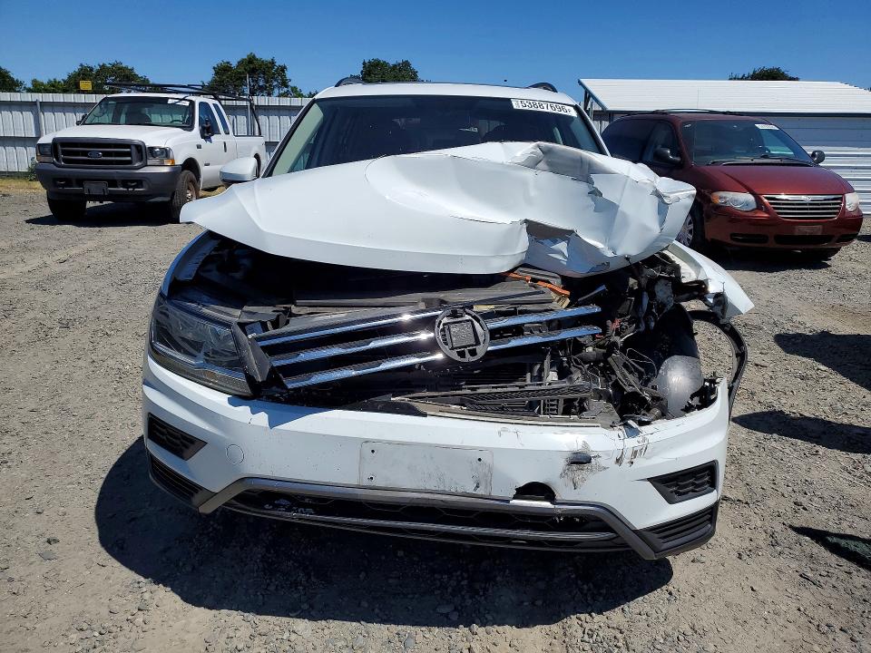 53887696 :رقم المزاد ، 3VV2B7AXXMM080578 vin ، 2021 Volkswagen Tiguan مزاد بيع