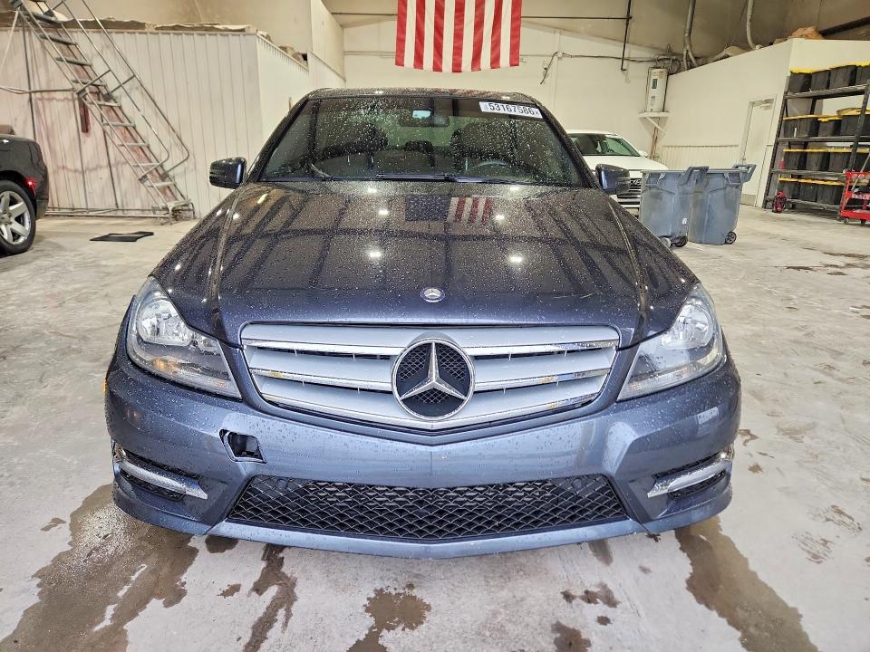 53167586 :رقم المزاد ، WDDGF4HB9DR249253 vin ، 2013 Mercedes-benz C مزاد بيع