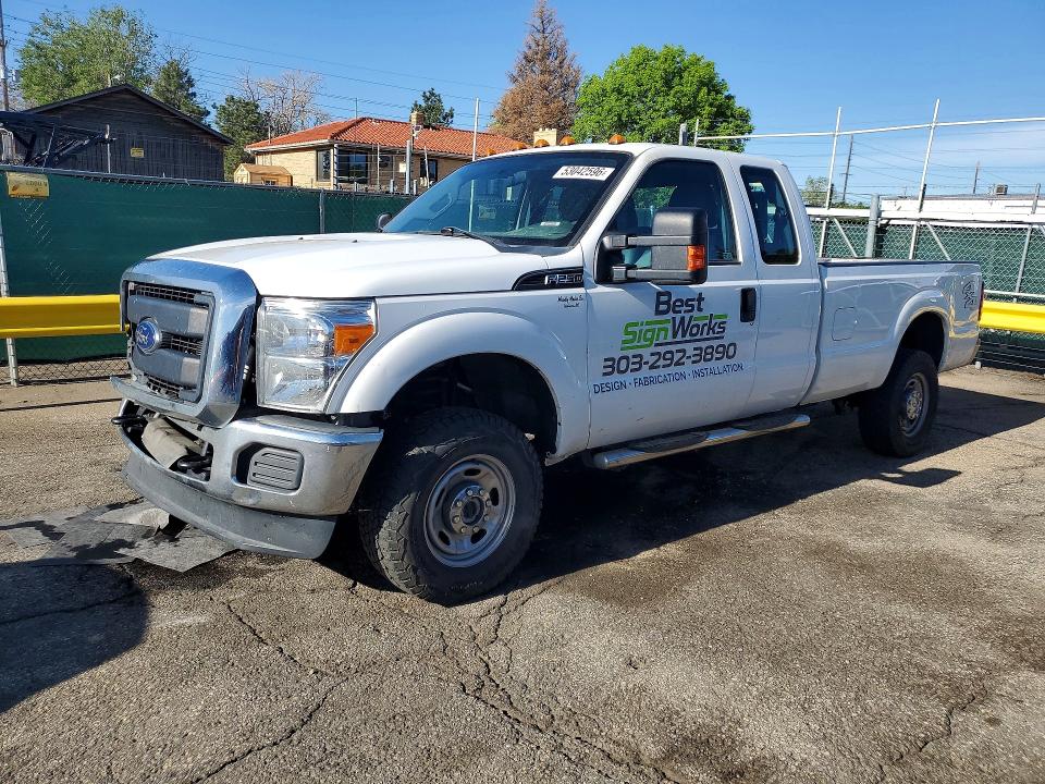 53042596 :رقم المزاد ، 1FT7X2B6XFEB31018 vin ، 2015 Ford F250 مزاد بيع