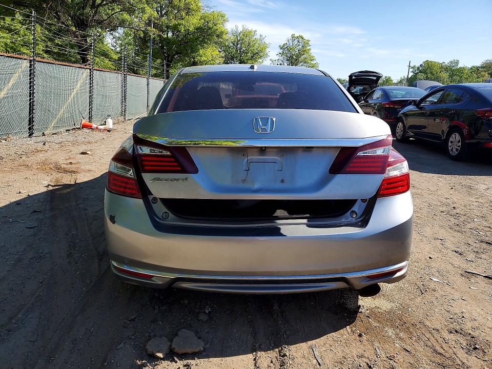 51983386 :رقم المزاد ، 1HGCR2F72HA034841 vin ، 2017 Honda Accord مزاد بيع