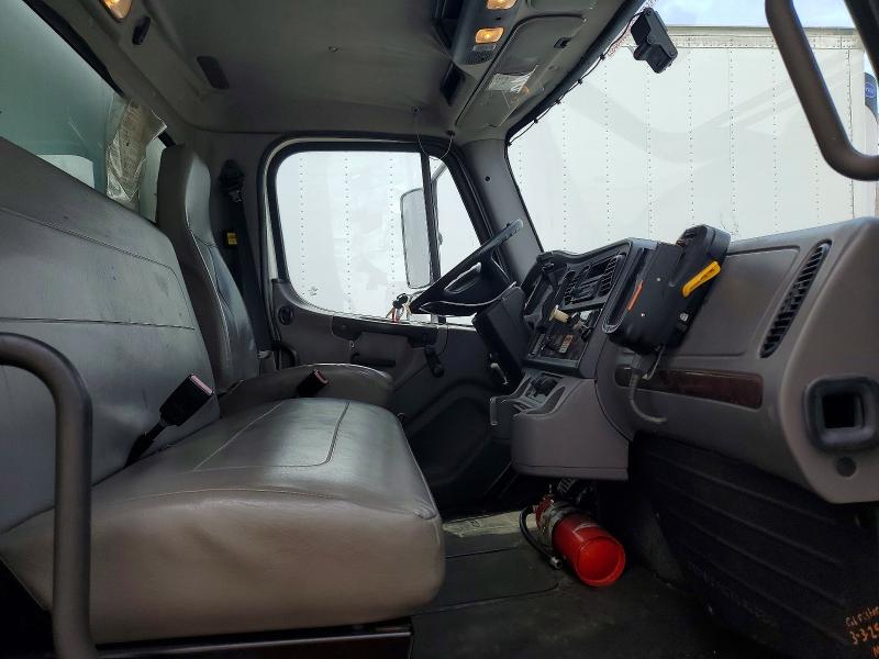52907416 :رقم المزاد ، 1FVACWDT2CDBH4087 vin ، 2012 Freightliner M2 مزاد بيع