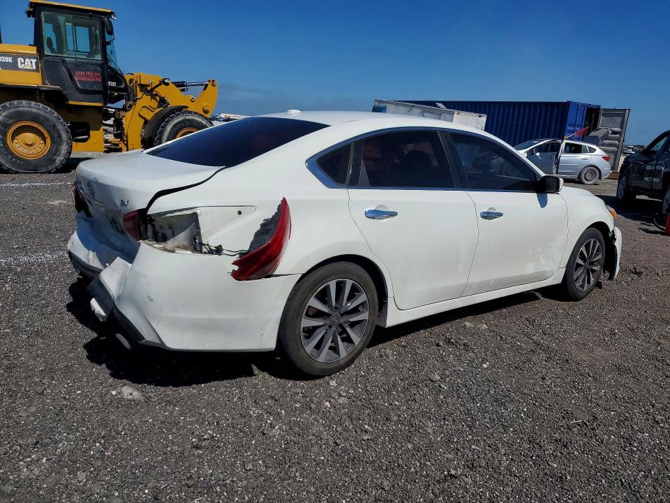 52431246 :رقم المزاد ، 1N4AL3AP1JC214610 vin ، 2018 Nissan Altima مزاد بيع