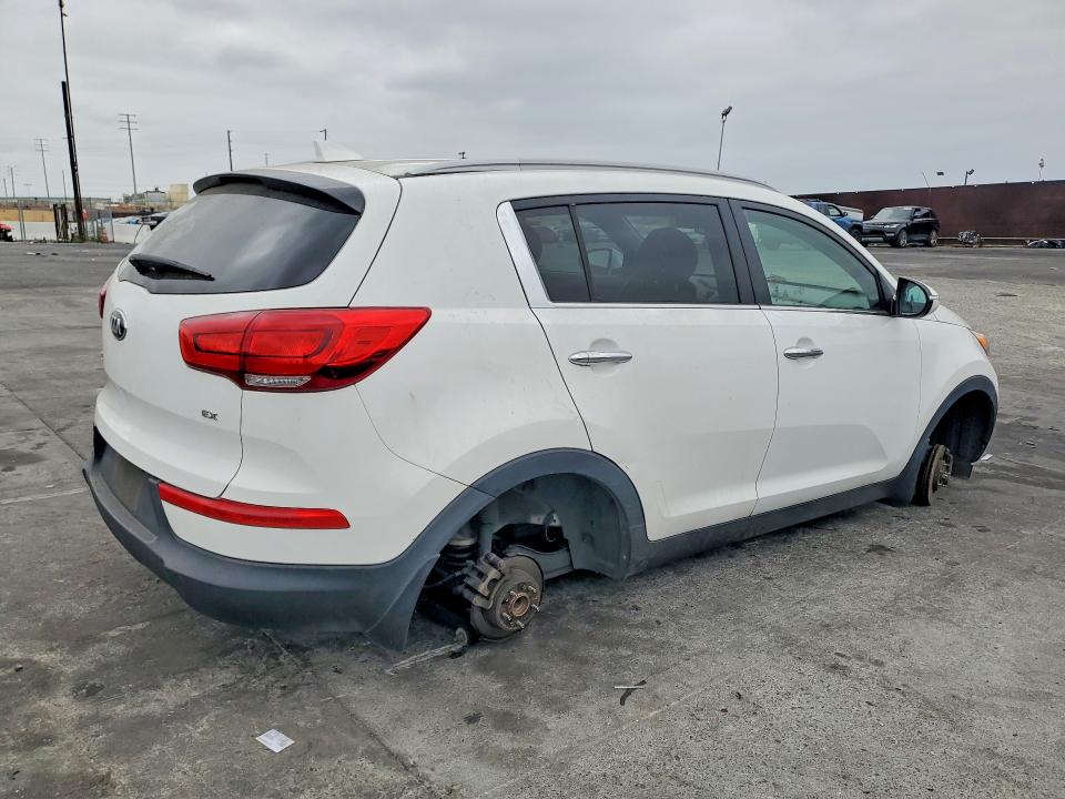 Продажа на аукционе авто 2015 Kia Sportage, vin: KNDPC3AC6F7696427, номер лота: 53792906