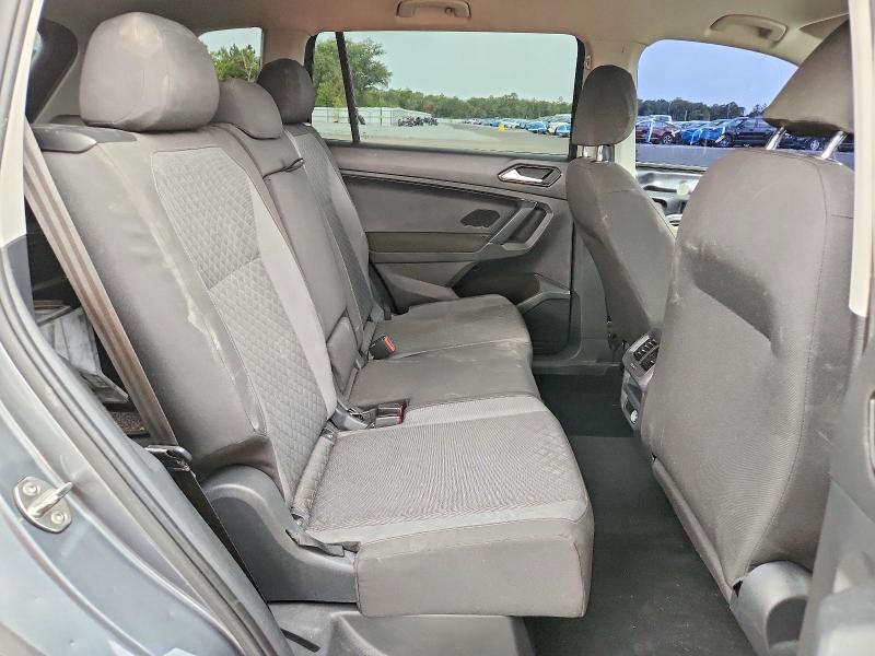 Продажа на аукционе авто 2018 Volkswagen Tiguan, vin: 3VV1B7AX2JM065855, номер лота: 55410016