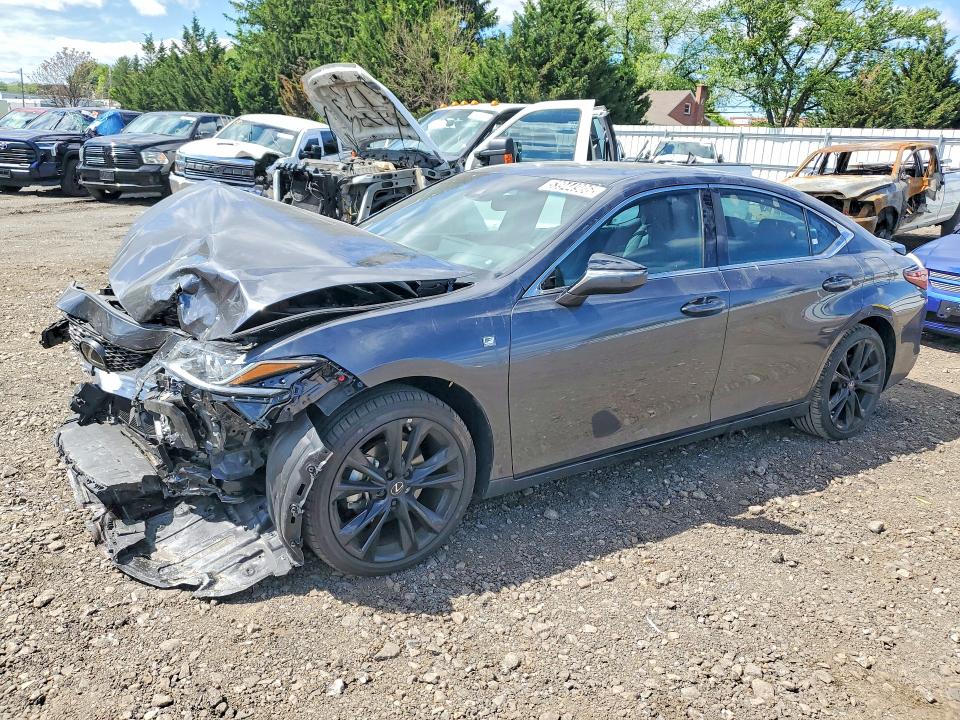 53944986 :رقم المزاد ، 58AJZ1B13SU211246 vin ، 2025 Lexus Es مزاد بيع