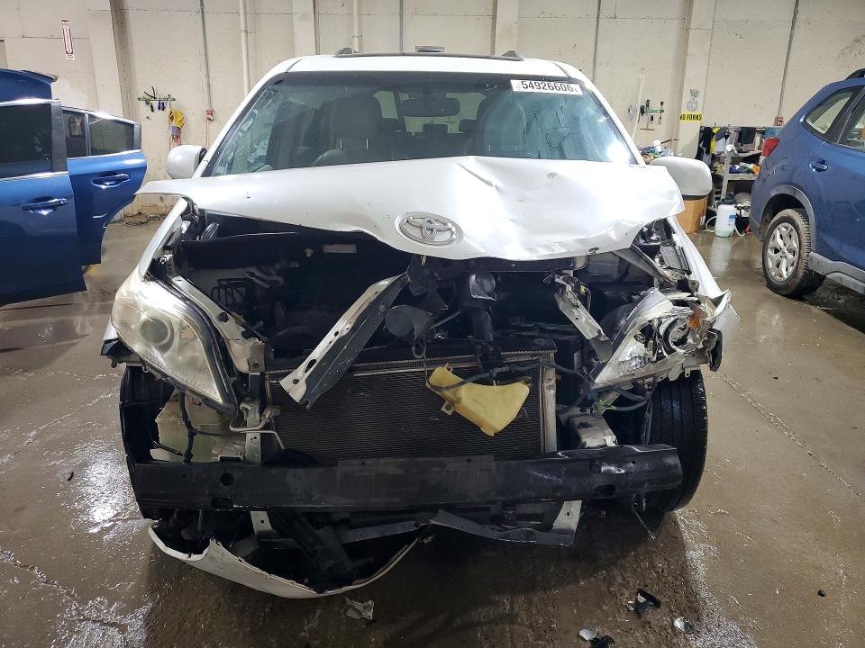 Продажа на аукционе авто 2011 Toyota Sienna, vin: 5TDYK3DCXBS069829, номер лота: 54926606
