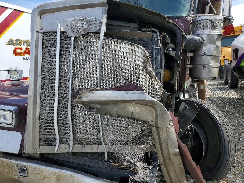 54484496 :رقم المزاد ، 1XKWDB9X24J051384 vin ، 2004 Kenworth W900 مزاد بيع