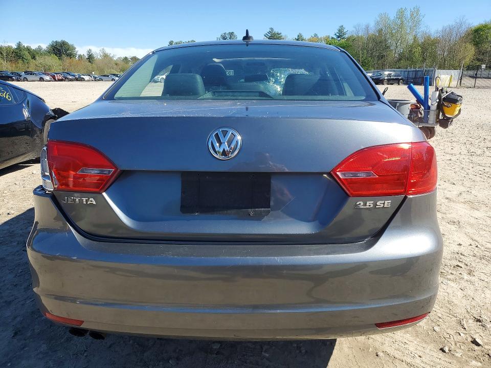53001876 :رقم المزاد ، 3VWDZ7AJ2BM318626 vin ، 2011 Volkswagen Jetta مزاد بيع