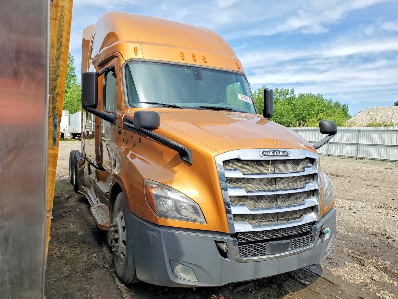 53957036 :رقم المزاد ، 3AKJHHDR1JSHU5490 vin ، 2018 Freightliner Cascadia 126 مزاد بيع