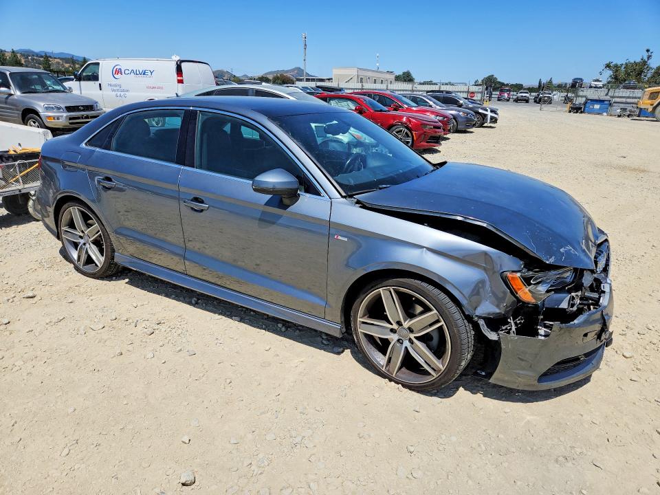 54586096 :رقم المزاد ، WAUKFGFF1F1099441 vin ، 2015 Audi A3 مزاد بيع