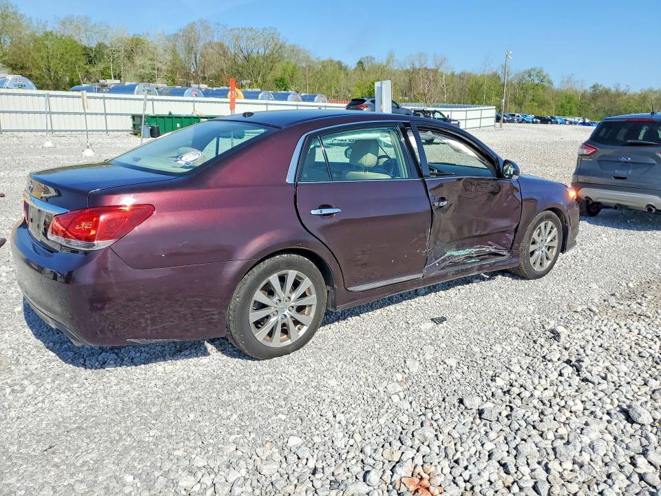 52120826 :رقم المزاد ، 4T1BK3DB7BU433032 vin ، 2011 Toyota Avalon مزاد بيع